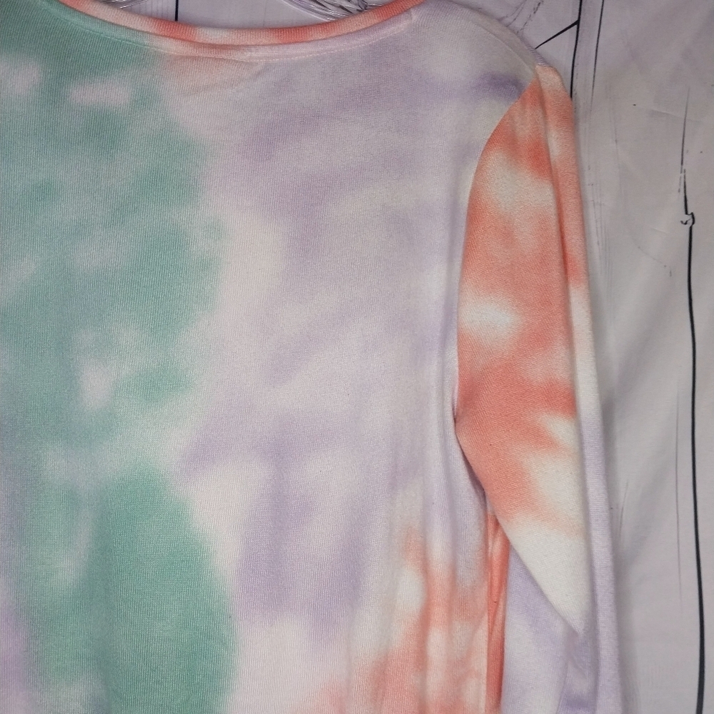 SO Long-Sleeve Super Cozy Crewneck Tie-Dye Top With Elastic Hem - Picture 6 of 8